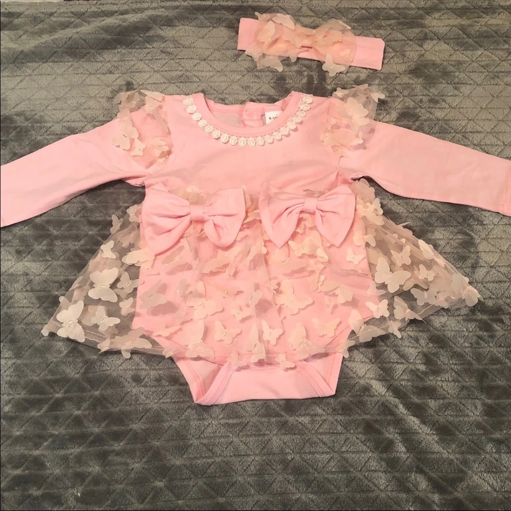 Baby girl 2 piece outfit size 12-18 Months
